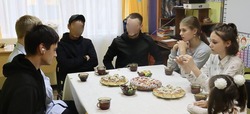 Воспитанники енотаевского приюта встретились с участниками СВО
