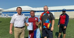 Футболист из Енотаевки стал лучшим защитником футбольного турнира