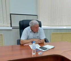 Глава Енотаевского района провёл прием граждан