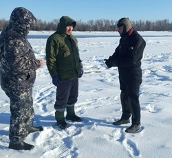 Сотрудники «Волгоспаса» предотвратили трагедию на реке Енотаевка