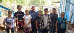 Учащиеся Енотаевской средней школы позаботились о ветеране войны