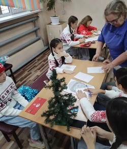 Юные енотаевцы написали письма в зону спецоперации
