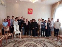 Сотрудники Енотаевского ЗАГСа провели беседу с подростками