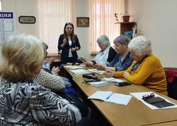  Астраханские пенсионеры осваивают программу «Умные гаджеты»