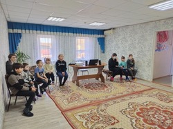 Енотаевские соцработники рассказывают детям о Конституции РФ
