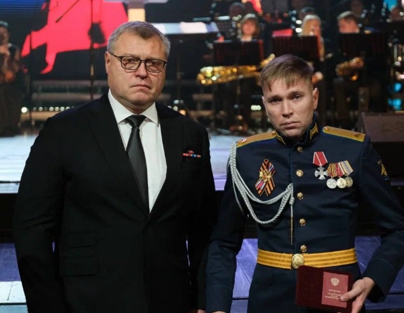 Участникам СВО Енотаевского округа вручены заслуженные награды