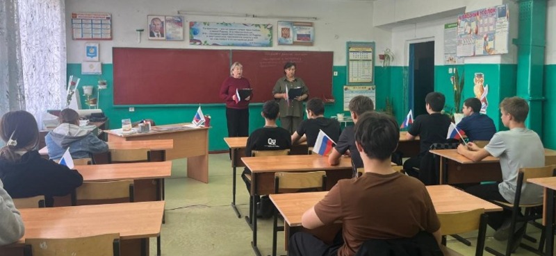 В Енотаевском округе прошли часы общения «Вновь в единстве с Россией»