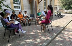 Енотаевских малышей пригласили почитать на свежем воздухе