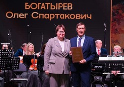 Руководитель ансамбля «Берегиня» из Енотаевки стал лауреатом премии «Душа России»