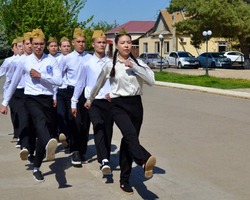 Енотаевские школьники стали участниками конкурса «Смотр строя и песни»