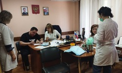 Сотрудники центра соцподдержки населения Енотаевского района прошли медосмотр