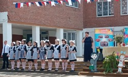 В Енотаевском районе отметили 185-летний юбилей Замьяновской школы