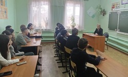 С юными енотаевцами проводят беседы о вреде наркомании
