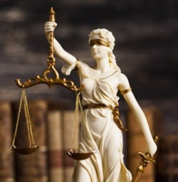 Жительницу села Енотаевка обвинили в хранении наркотиков