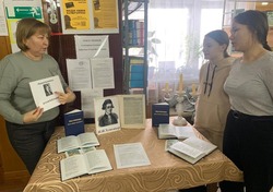  В селе Грачи открыта выставка книг по творчеству И.И.Хемницера