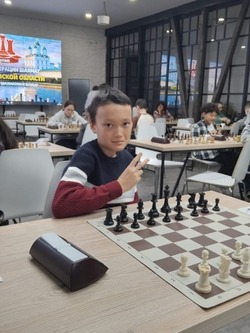 Юный енотаевец занял первое место в шахматном турнире