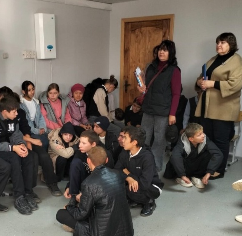 В енотаевской школе состоялась тренировка по гражданской обороне