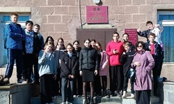 Сотрудники енотаевского ЗАГСа провели беседу с учащимися школы