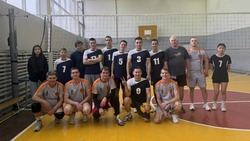 Енотаевские волейболисты провели товарищескую встречу с черноярцами