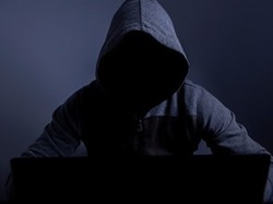 Житель Калужской области совершил хищение чужого имущества  в Енотаевском районе